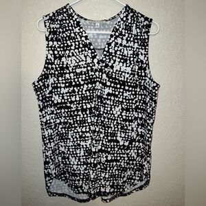 CHAUS NEW YORK BLACK/WHITE SLEEVELESS TOP- SIZE LARGE NWOT SPRING/SUMMER-SOFT